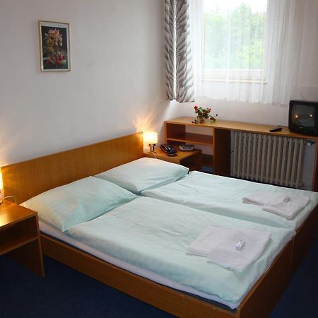 Skalka Hotel Прага Екстериор снимка
