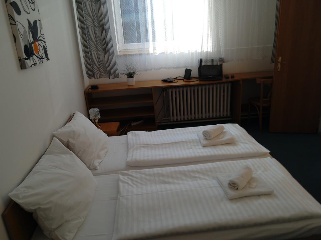 Skalka Hotel Прага Екстериор снимка